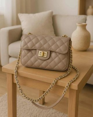 ✨ Elegantní & univerzální styl: Tahle béžová kráska je jako malé černé – základ, který nesmí chybět v žádném šatníku 🤎👜...